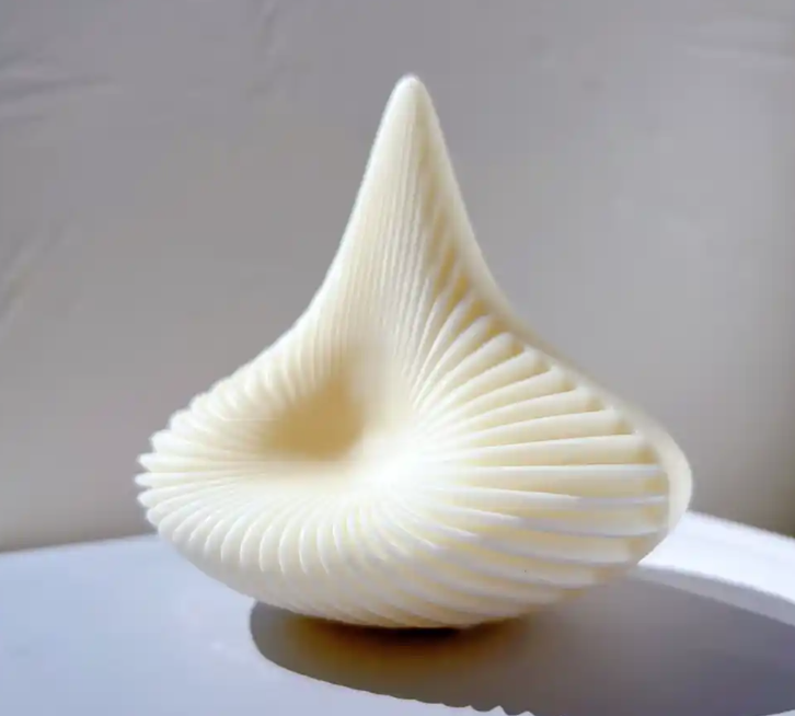 Geometric Teardrop Candle
